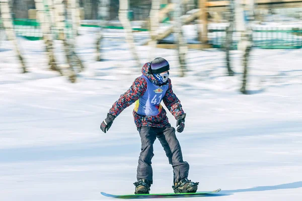 Irkutsk, Russia - 12 febbraio 2017: Slalom competizione snowboar — Foto Stock