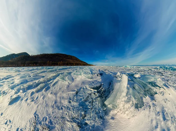 Panorama delle hummocks blu del lago Baikal al tramonto — Foto Stock