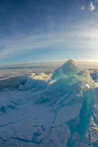 Panorama de las jorobas azules del lago Baikal al atardecer —  Fotos de Stock