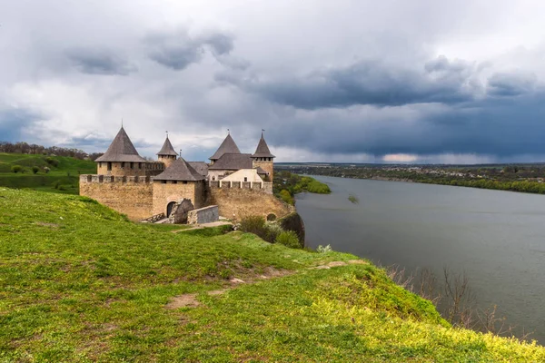 Khotyn kasteel, een prachtig uitzicht — Stockfoto