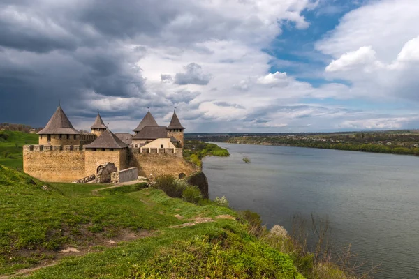 Khotyn kasteel, een prachtig uitzicht — Stockfoto