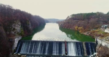 Havadan görünümü su Barajı. Teteriv manzara Nehri'nin güzel manzara.