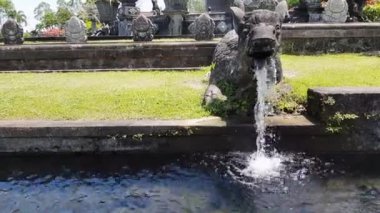 Tirta Gangga - Bali su sarayda.
