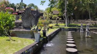 Tirta Gangga - Bali su sarayda.