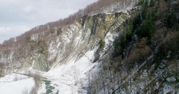 Luftaufnahme der Karpaten im Winter, Yaremche, Ukraine. — Stockvideo