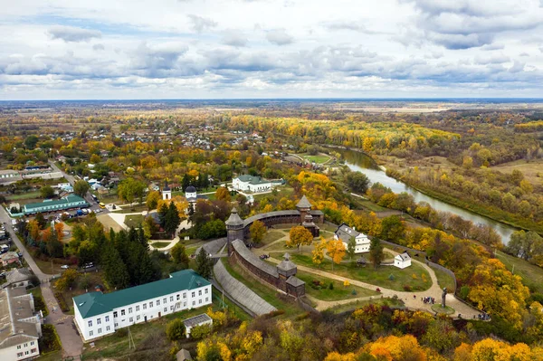 Aerial view of Baturin Castle with the Seym River in Chernihiv Oblast of Ukraine. Beautiful autumn landscape. — Stock Photo, Image