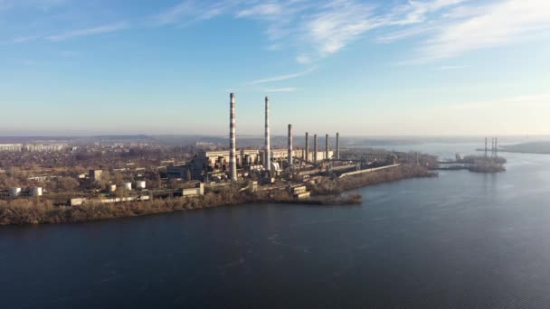 Vista aérea de una central eléctrica — Vídeo de stock