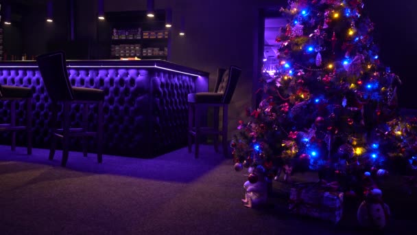 Decoración de Navidad en un bar Shisha — Vídeo de stock