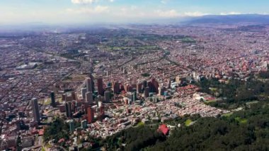 Bogota şehrinin panoramik görüntüsü..