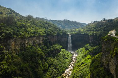El Salto de Tequendama şelalesinin hava manzarası.