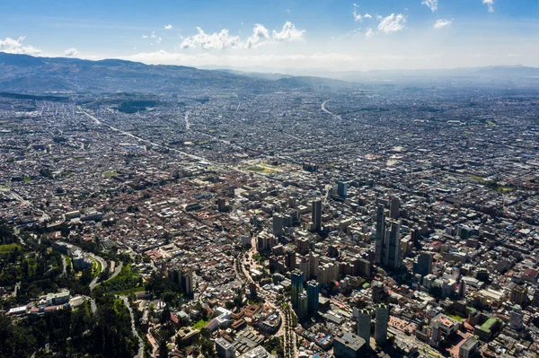 Vista aérea de uma vista panorâmica da cidade de Bogotá . — Fotografia de Stock