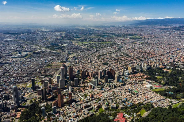 Vista aérea de uma vista panorâmica da cidade de Bogotá . — Fotografia de Stock