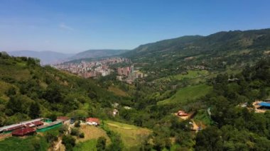 Medellin, Antioquia, Kolombiya 'nın Hava Panoramik Manzarası