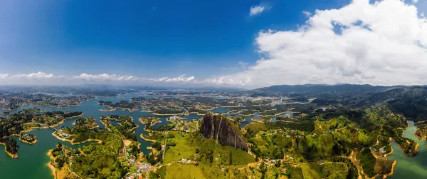 La Roca de Guatape, Piedra Del Penol, Colombia — Foto de Stock