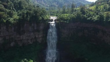 Tequendama manzarasının inanılmaz şelaleleri