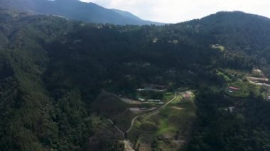 Medellin, Kolombiya 'daki And Dağları' nda bulunan Katedral Cezaevi