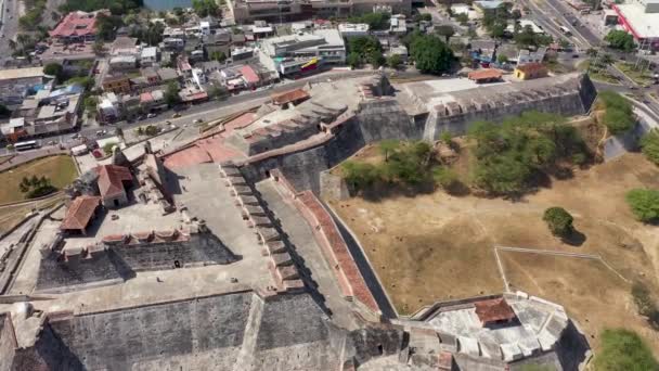 Flygfoto över slottet Castillo de San Felipe de Barajas i Cartagena de Indias, Colombia. — Stockvideo