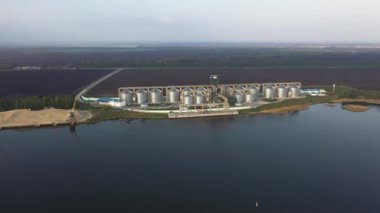 Çelik Siloların hava görüntüsü