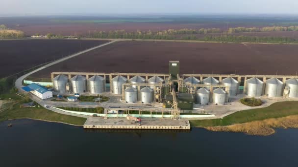 Vista aérea del tanque de grano de silo — Vídeos de Stock
