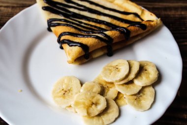 Kahvaltı krep krep muz ile