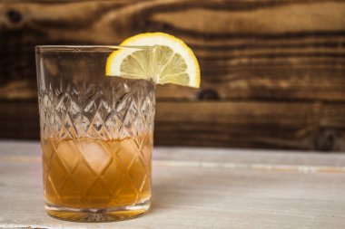 alkol içki limon ve buz