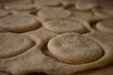 Masada un ile çiğ hamur tatlılar