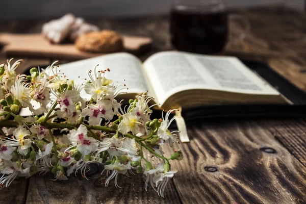 Biblia y café — Foto de Stock