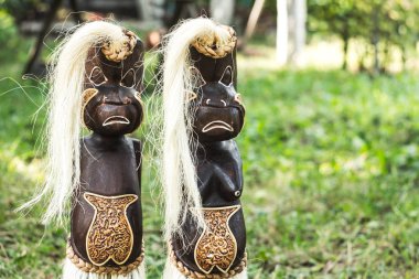 ahşap figürler kabileler gelen insanların