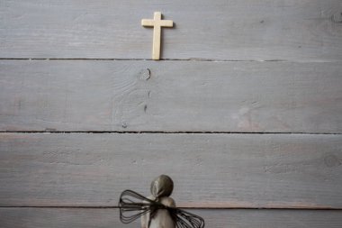 bir melek ve çapraz