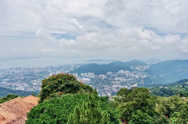 Georgetown, Penang Adası, Malezya Penang tepenin üstünden başkenti Üstten Görünüm.
