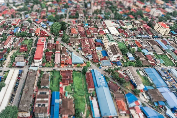 Havadan fotoğraf - çatı evlerin. Kuala Lumpur, Malezya yakınlarındaki küçük bir kasabada