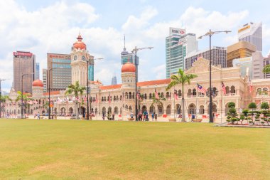 Sultan Abdul Samad bina önünde Jalan Raja Merdeka meydanında bulunan