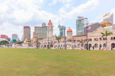 Sultan Abdul Samad bina önünde Jalan Raja Merdeka meydanında bulunan