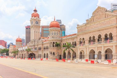 Sultan Abdul Samad bina önünde Jalan Raja Merdeka meydanında bulunan