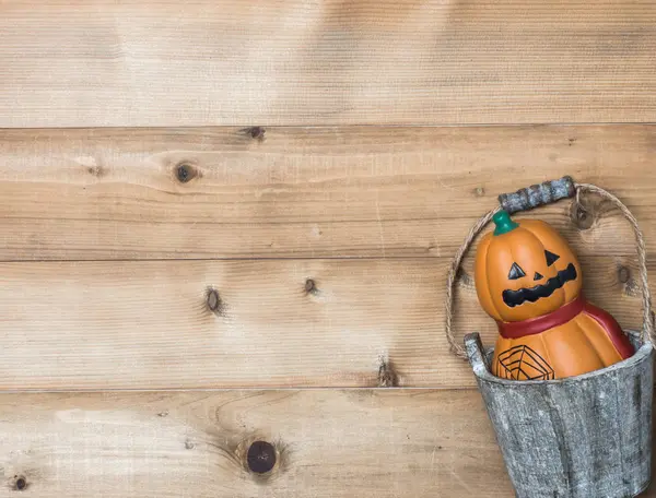 Halloween conceito de objeto bonito com background.top de madeira vista plana leigos composição .copy espaço para criar ideia . — Fotografia de Stock