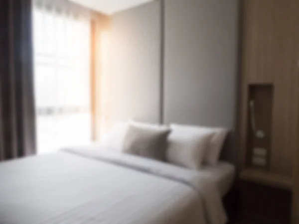モダンな design.low 照明とレンズで居心地の良いベッドルームのインテリア — ストック写真