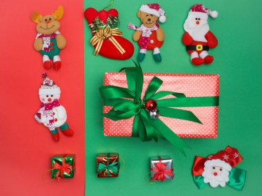 Noel dekorasyon arka plan kopya alanı için metin sevdalanma görünümü kompozisyon ile görünümünün üst bcolour arka plan üzerinde.