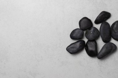 Aromaterapi ürün Spa Masaj beton arka plan ile ayarla