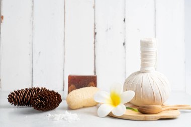 Aromaterapi ürün Spa Masaj beton arka plan ile ayarla