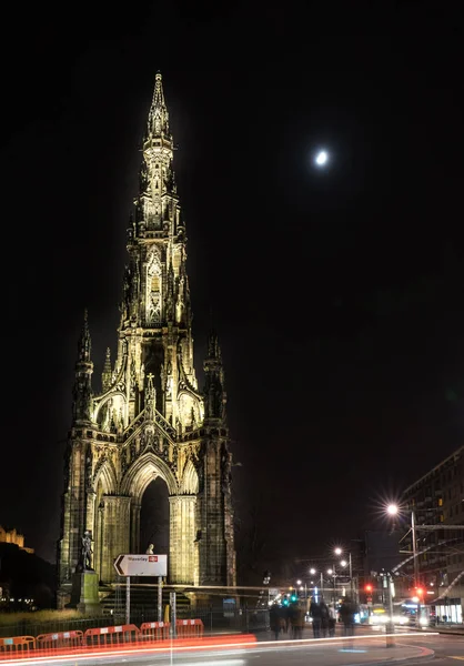 EDINBURGH, 24 de março de 2018 - Vista noturna da cidade de Edimburgo, Escócia — Fotografia de Stock