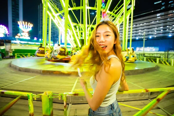 Resenär Asiatiska bloggare kvinnor reser i Bangkok, Thailand, beauti — Stockfoto