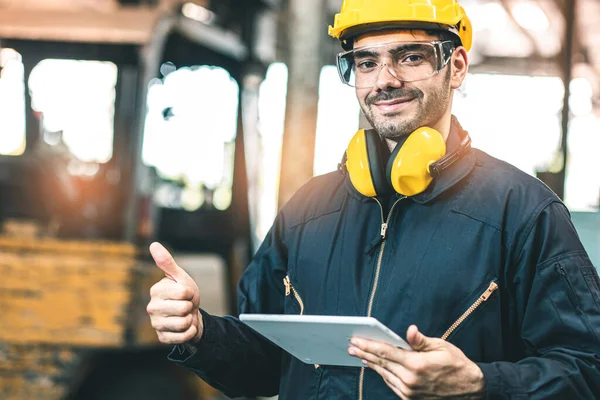 Ingenieros Industriales Sombreros Duros Trabaje Fábrica Fabricación Industria Pesada Trabajador — Foto de Stock