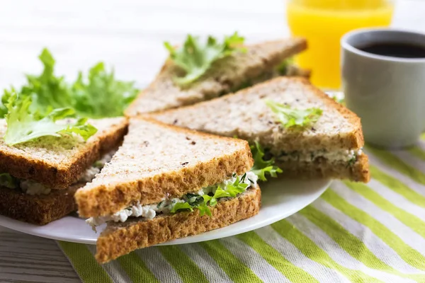 Toast, tazza di caffè e succo d'arancia — Foto Stock