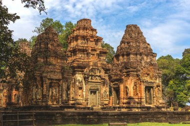 Angkor Wat, Kamboçya - 6 Aralık 2016: Galeri ve turist