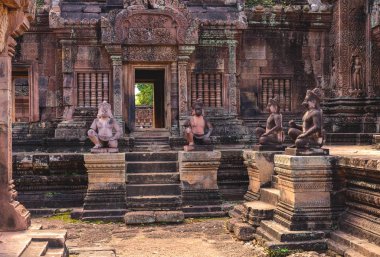 Kule ve galerilerde Banteay Srei, Siem Reap, Kamboçya.