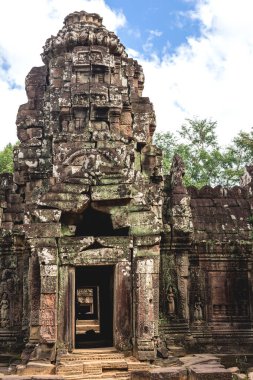 Angkor Wat, Kamboçya - 6 Aralık 2016: Galeri ve turist