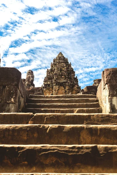 Angkor Wat, kambodzsai: Galériák és a turisták — Stock Fotó