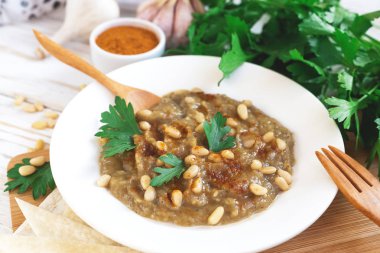 Baba ganoush - düz ekmek ile geleneksel Arap patlıcan DIP