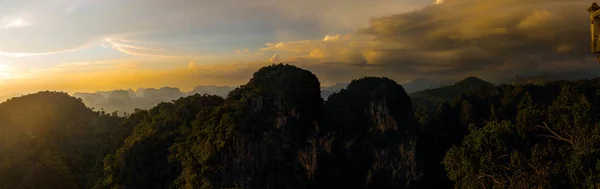 Tiger Cave Temple på Krabi provinsen, Thailand. — Stockfoto