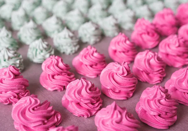 Ev yapımı çilekli hatmi tatlı Raws. İmalat 